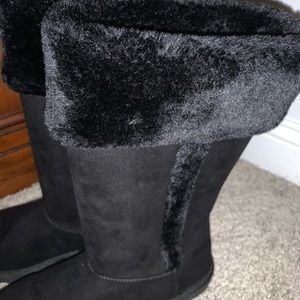 Black fur lined boots